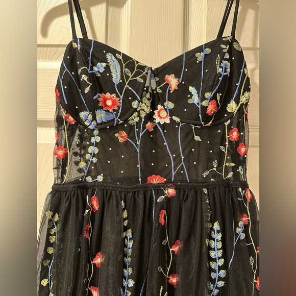 Black Floral prom dress - Picture 2 of 5